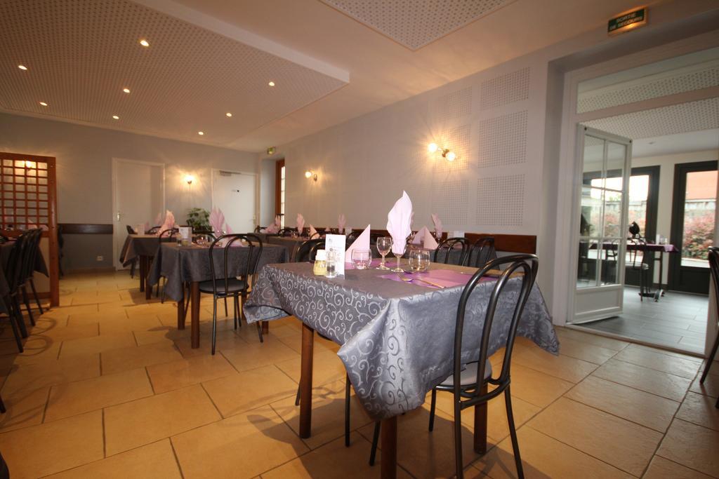 Logis Hotel Restaurant Auberge De La Cloche Le Theil-sur-Huisne Exterior photo