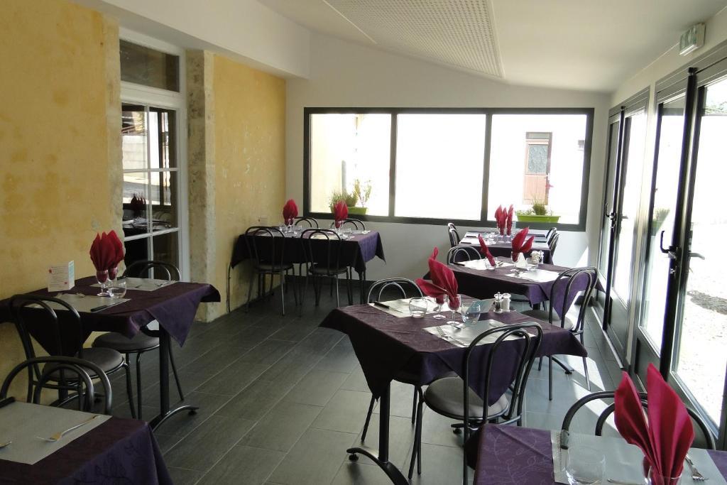 Logis Hotel Restaurant Auberge De La Cloche Le Theil-sur-Huisne Exterior photo